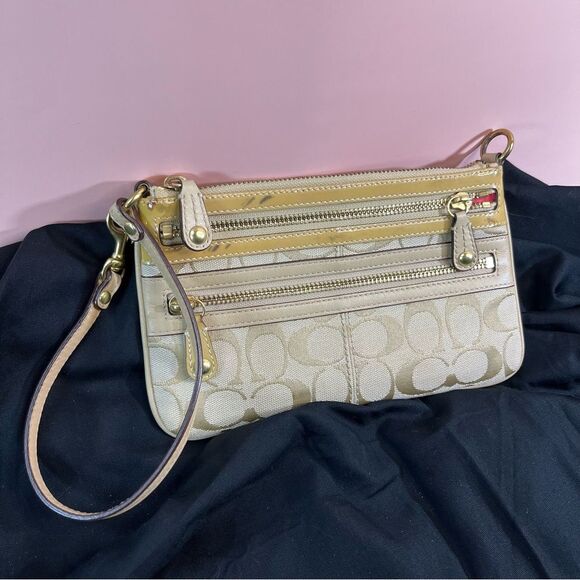 Coach Triple Zip Wristlet Pouchette Clutch - Picture 1 of 10